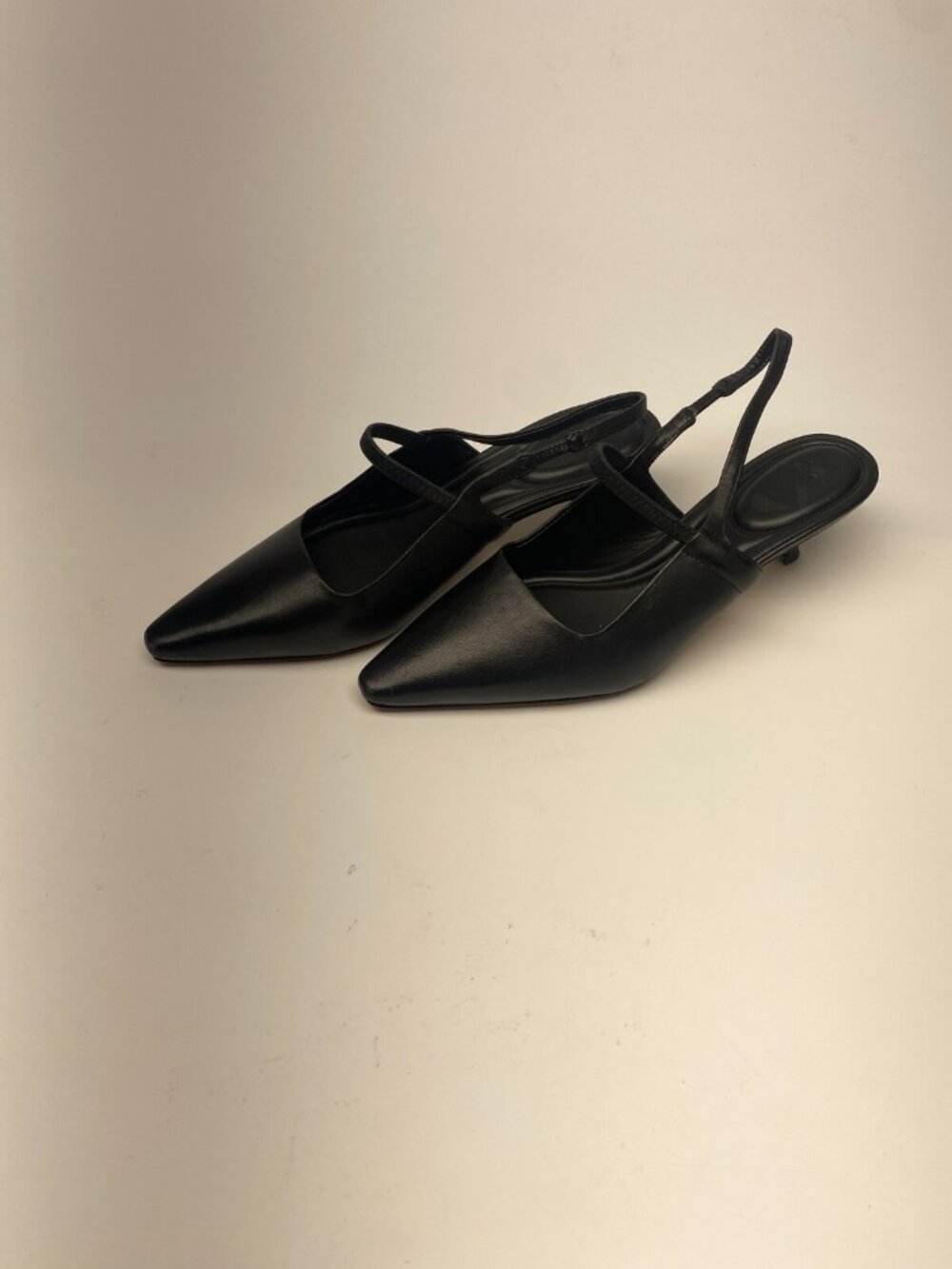 Vince Women's Bianca Black Leather Slingback Mid Heel Pumps Sz 6